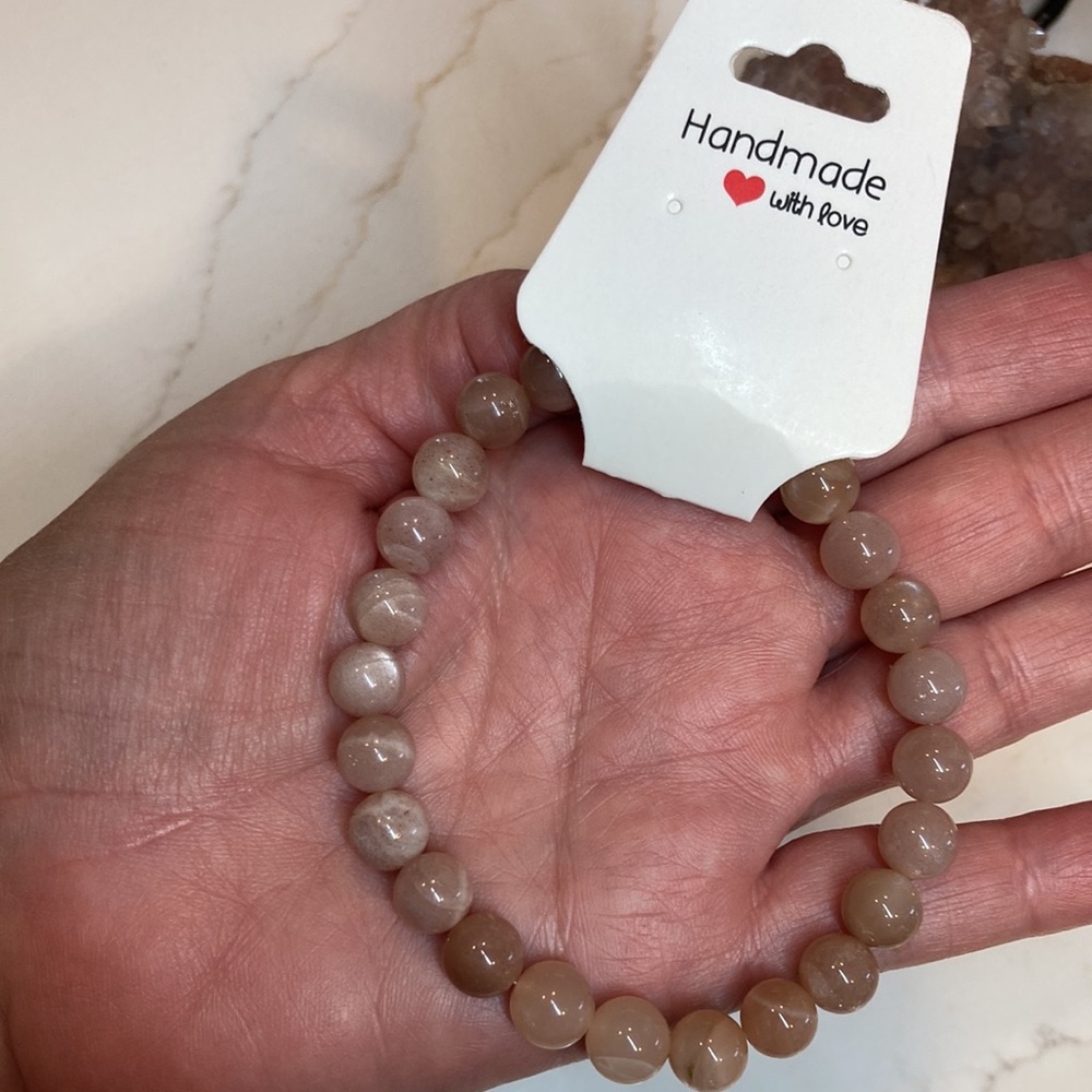 Peach Moonstone AAA quality stretch bracelet - Picture 2 of 4